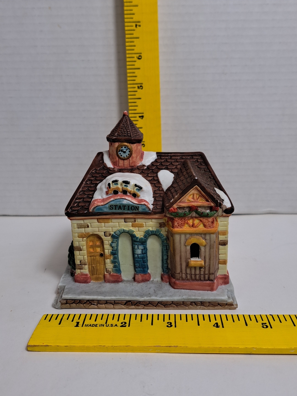 Dickens Collectables Sugar Creek County Train Station Lighted 1995 Faded To Pink